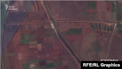 Супутниковий знімок: окопи за російським пунктом пропуску «Армянськ», 13 березня 2023 року