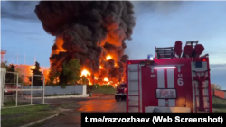 Пожежа на нафтобазі, бухта Козача, вулиця братів Манагарі. Севастополь, Крим, 29 квітня 2023 року