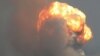 Великий вогняний гриб над Старокримським військовим полігоном на сході анексованого Росією Криму, 19 липня 2023 р.