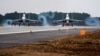 Посадка винищувачів Су-30М2 на злітно-посадкову смугу аеродрому Бельбек. Ілюстраційне фото