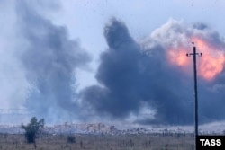 Дим від вибуху боєприпасів у Джанкойському районі, 16 серпня 2022 року