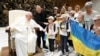 Ватикан пояснив слова папи Франциска про «білий прапор», в УГКЦ заявили – Україна є «зраненою, але нескореною» 