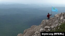 Сходження на гору Чатир-Даг у Криму на згадку про жертв депортації кримських татар, травень 2015 року