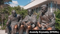 Пам'ятник учасникам Ялтинської конференції у Лівадії, неподалік Ялти, в анексованому Росією Криму